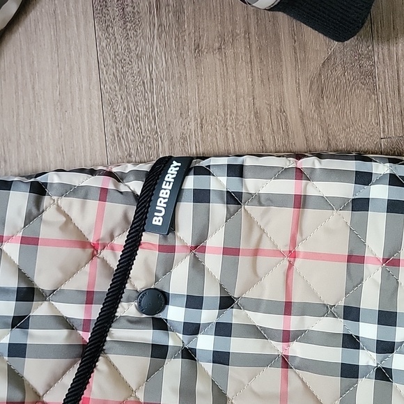 Burberry Quilted Jacket - Picture 5 of 7